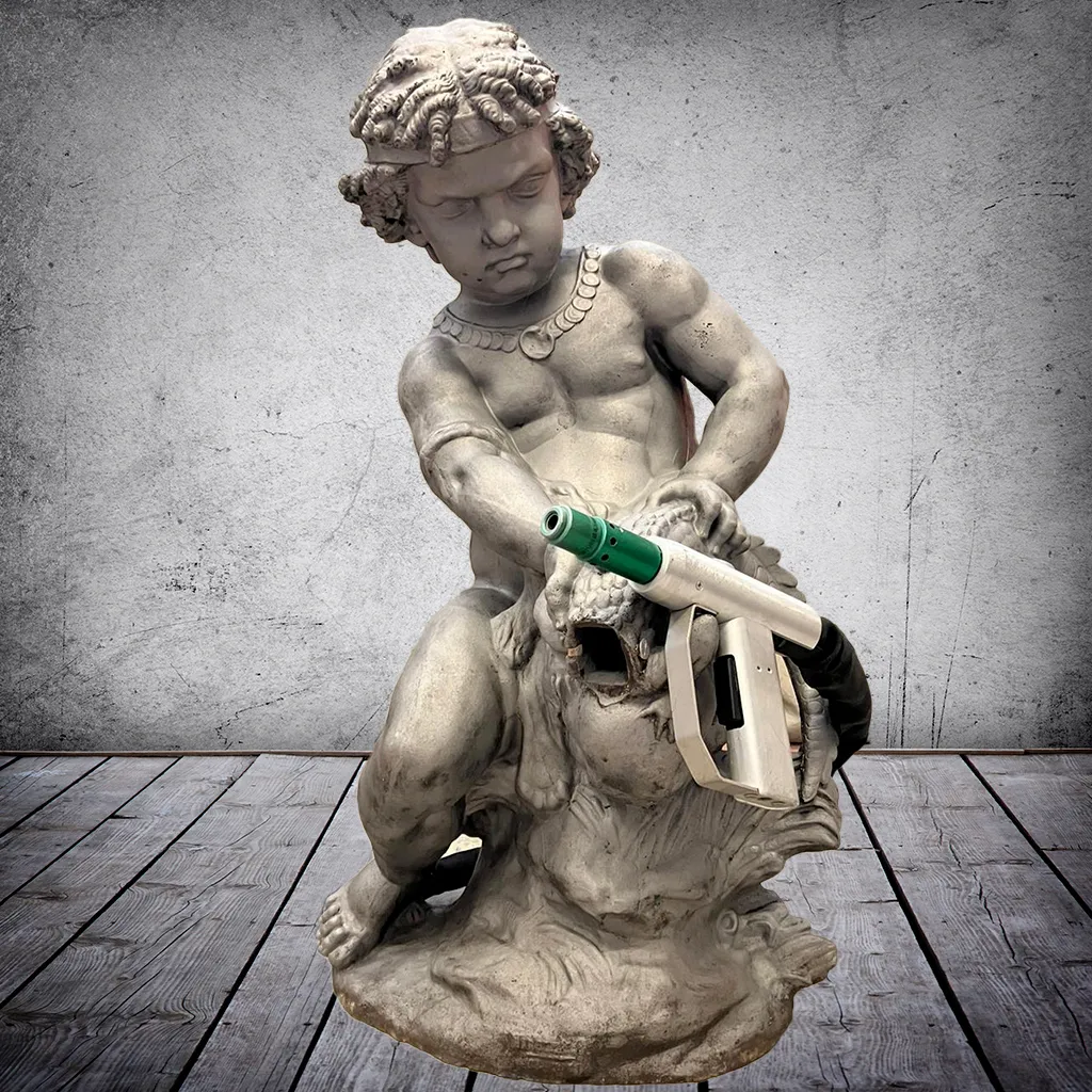 Décapage statue en métal - Après